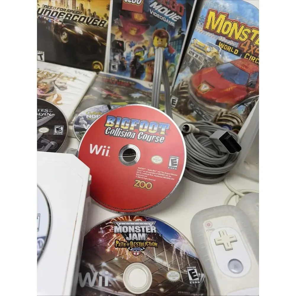 Wii Console RVL-001 Bundle W/18 Games, 2 Controllers, 1 Nunchucks, Works Great